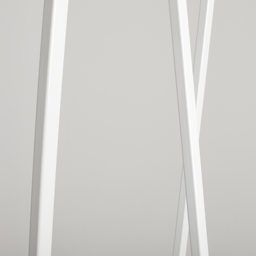 Nordic Design Bílý kovový stojací věšák Yako 173 x 50 cm