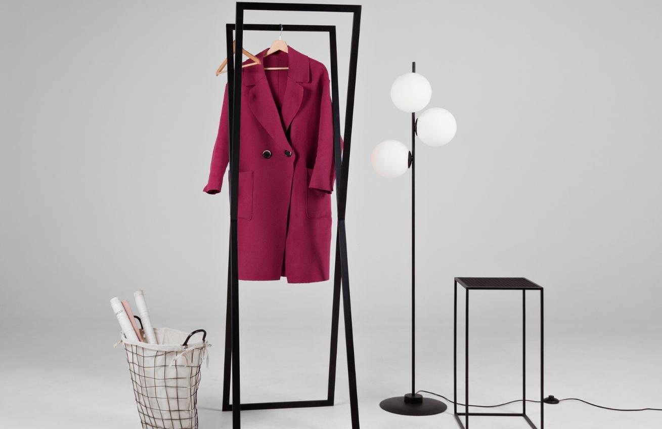 Nordic Design Černý kovový stojací věšák Rosie 175 cm