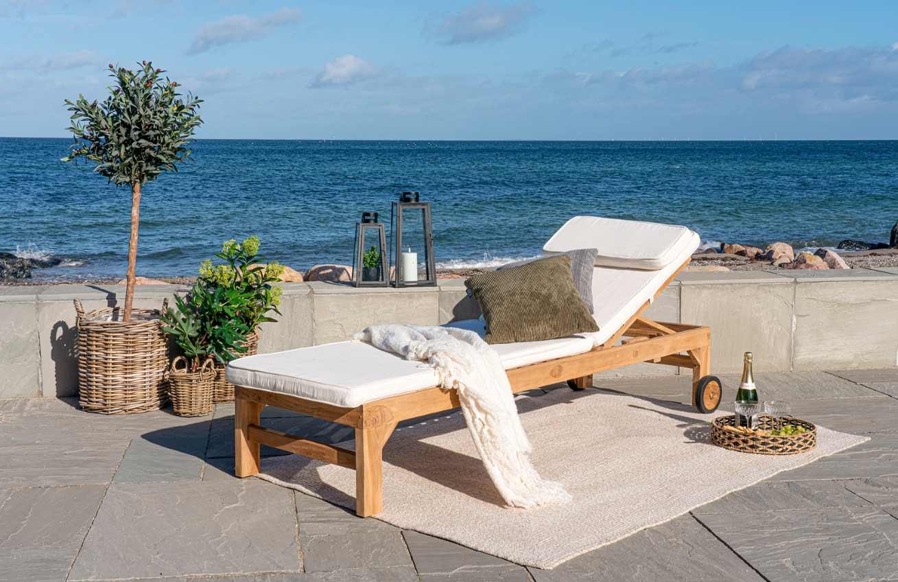 Nordic Living Teakové zahradní lehátko Doraem