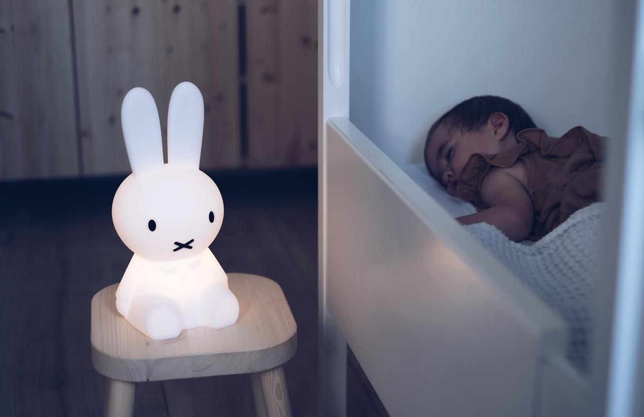 Bílá plastová dětská LED lampa Mr. Maria Miffy 30 cm