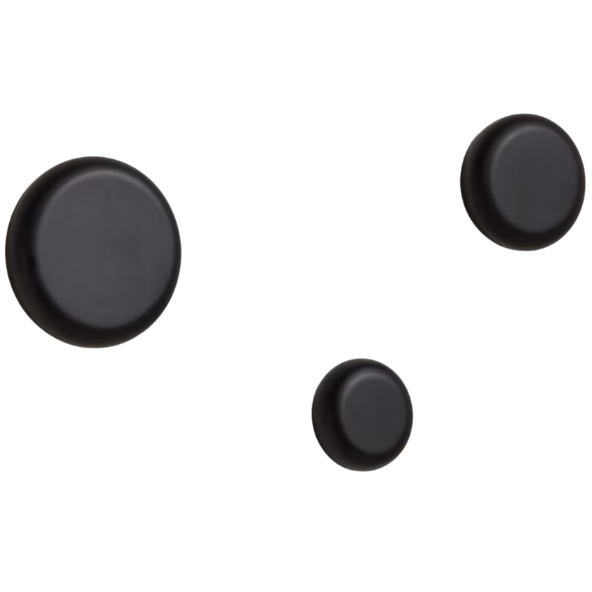 Set tř&iacute; čern&yacute;ch bukov&yacute;ch n&aacute;stěnn&yacute;ch vě&scaron;&aacute;ků Kave Home Nadue