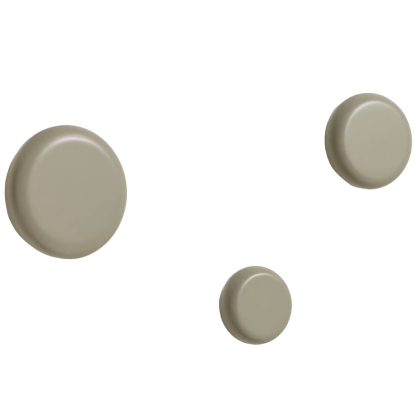 Set tř&iacute; &scaron;ed&yacute;ch bukov&yacute;ch n&aacute;stěnn&yacute;ch vě&scaron;&aacute;ků Kave Home Nadue