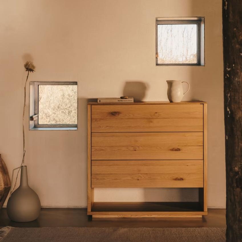 Dubová komoda Kave Home Alguema 100 x 40 cm se zásuvkami