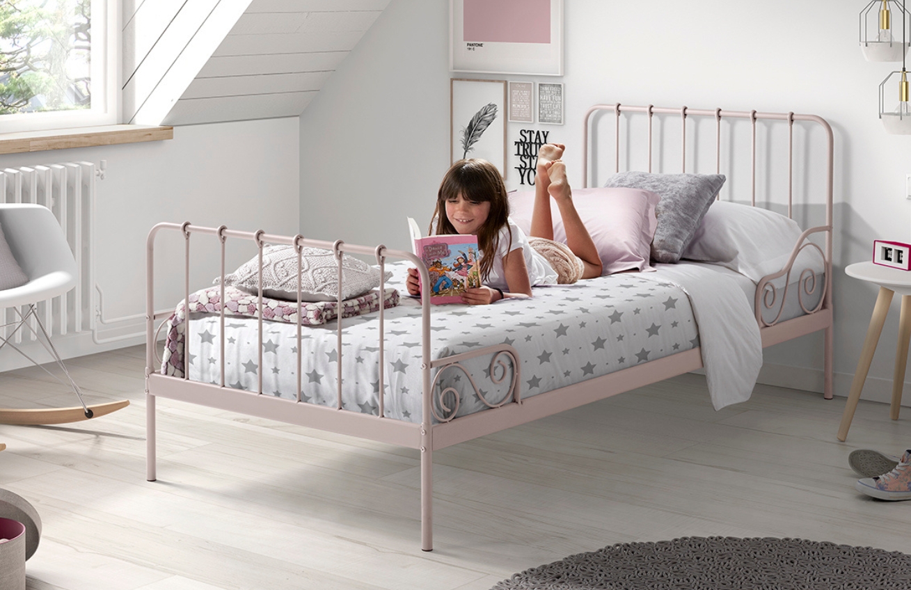 Světle růžová kovová postel Vipack Alice 90 x 200 cm