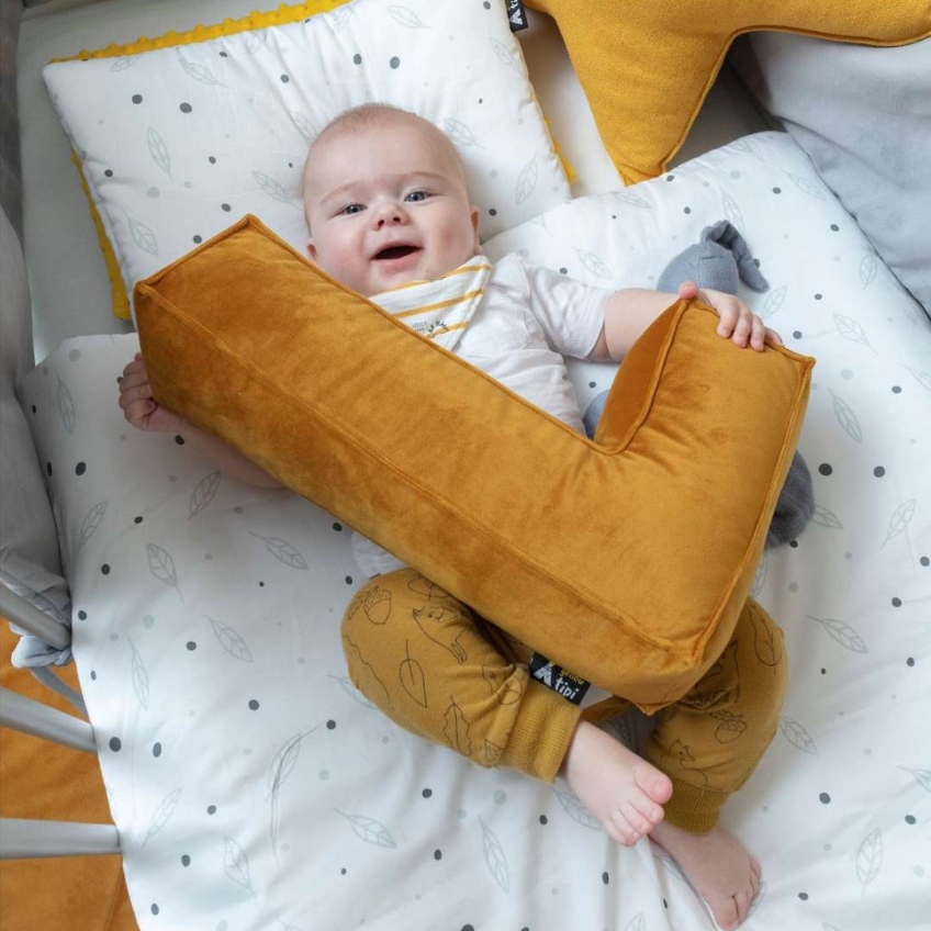 Yellow Tipi Béžový bouclé polštář písmeno C 40 cm