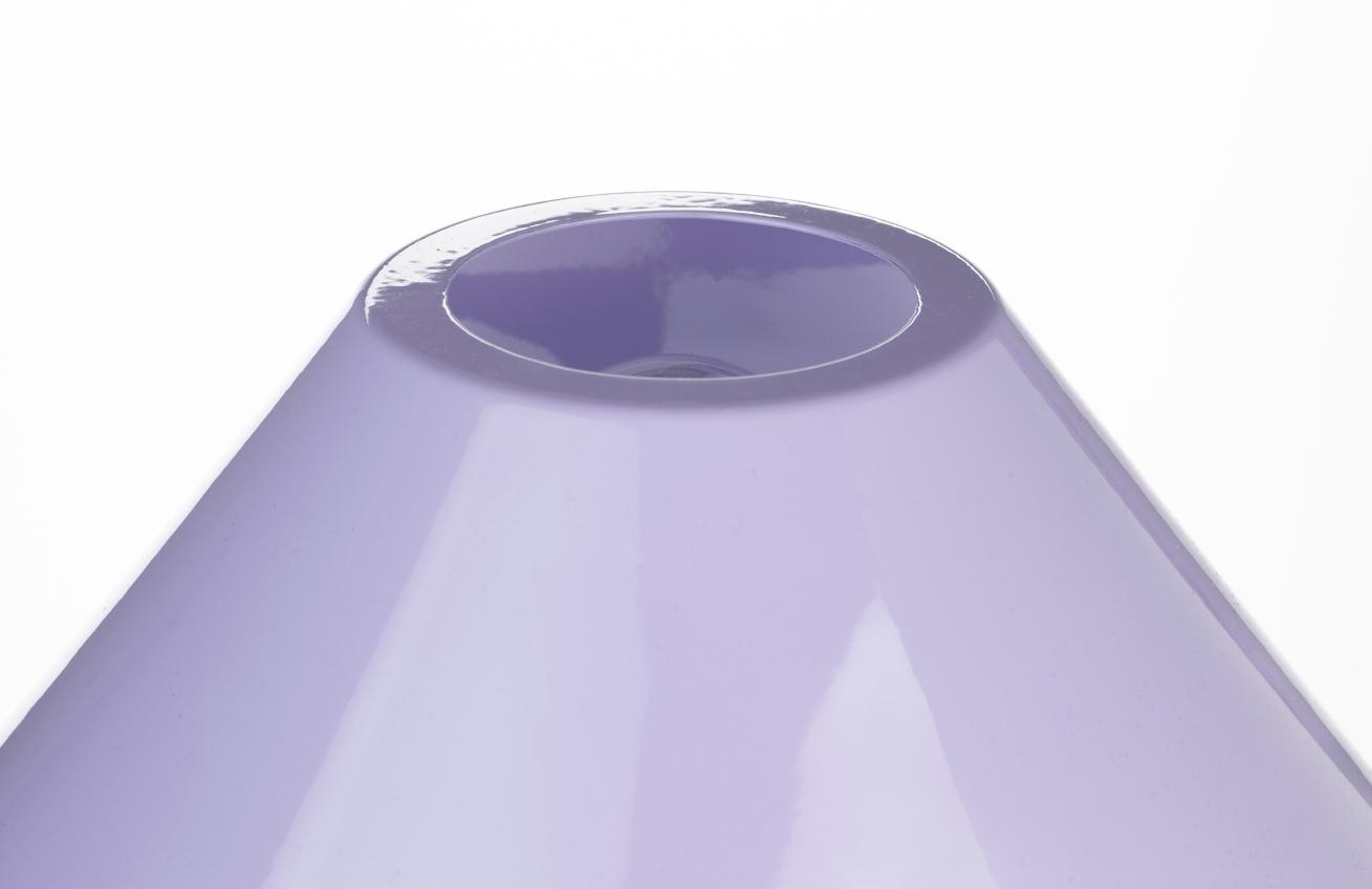 Fialová kovová stolní lampa ZUIVER WONDERS