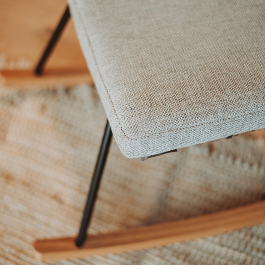 Šedá čalouněná podnožka Quax De Luxe 57 x 42 cm