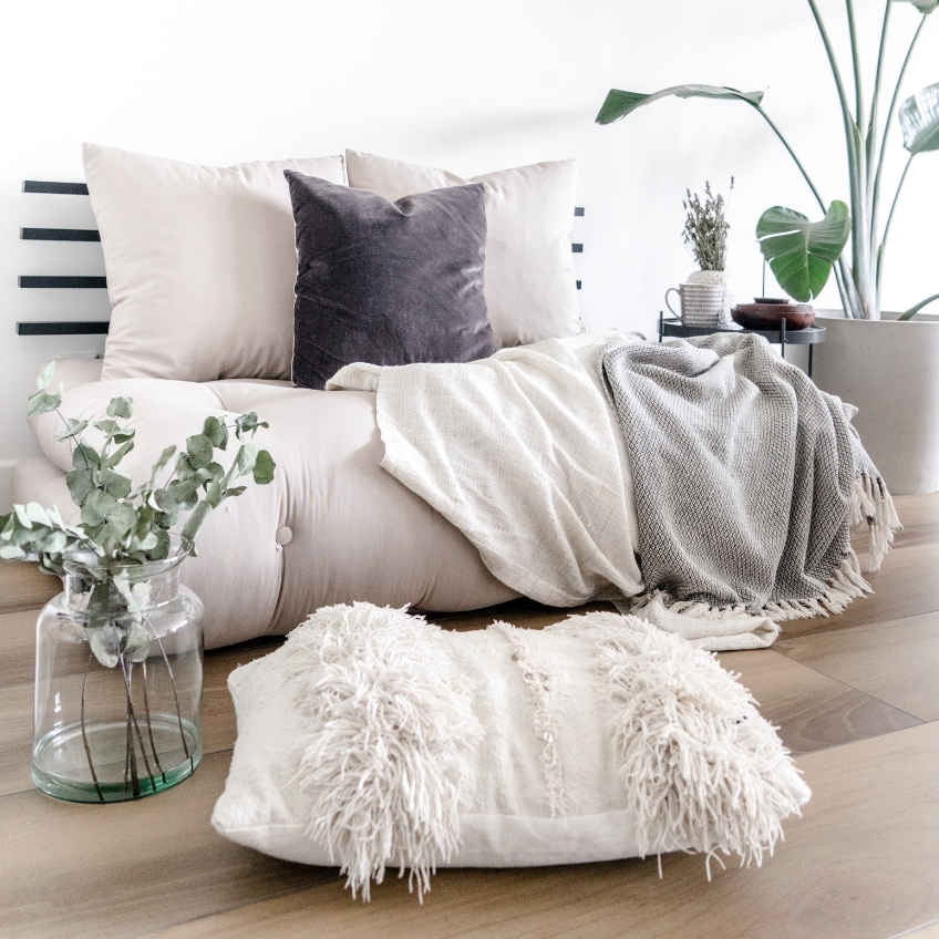 Tmavě béžová dvoumístná rozkládací pohovka Karup Design Shin Sano 140 cm