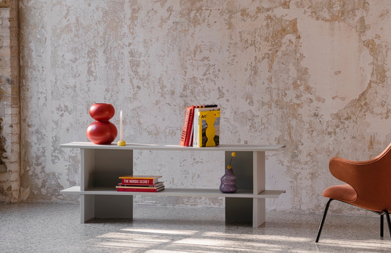 noo.ma Šedá kovová police Hes 160 x 37 cm