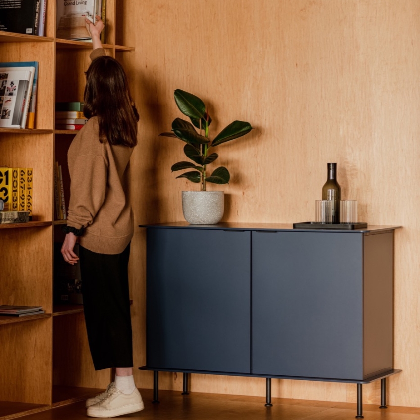 noo.ma Modr&aacute; komoda Suumo 120 x 50 cm