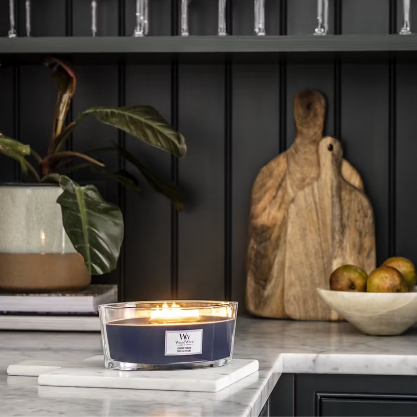 Vonná svíčka WoodWick loď, Hinoki Dahlia