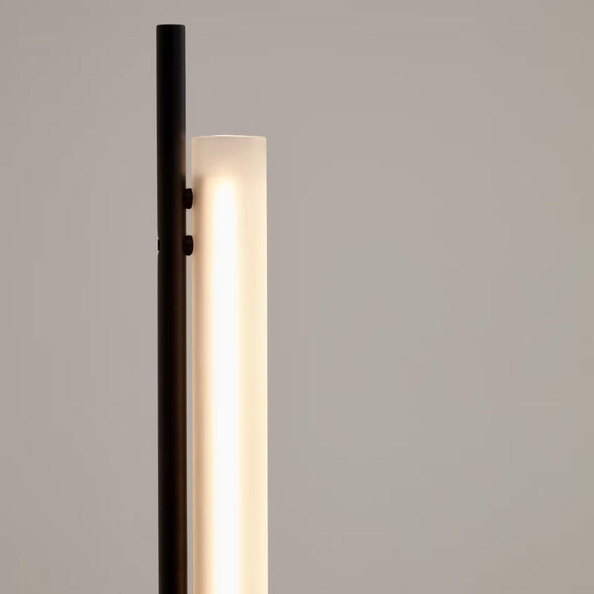 Matně bílá skleněná stojací lampa Kave Home Vauxall 150 cm