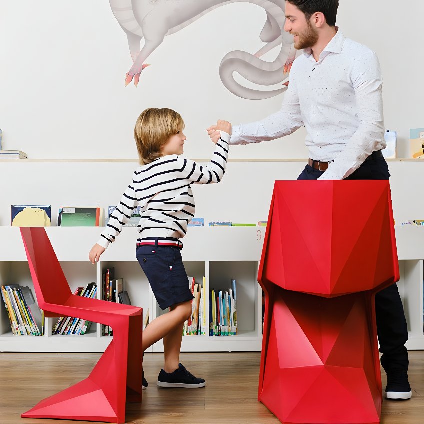 VONDOM Červená plastová dětská jídelní židle VOXEL MINI