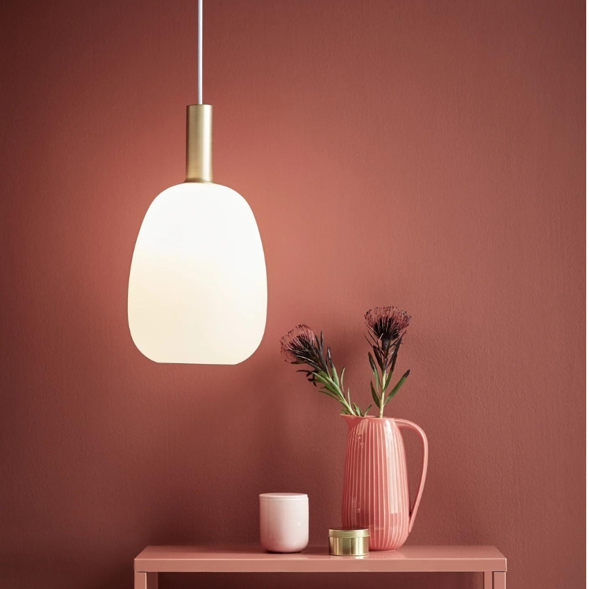 Nordlux Opálově bílé skleněné závěsné světlo Alton 23 cm