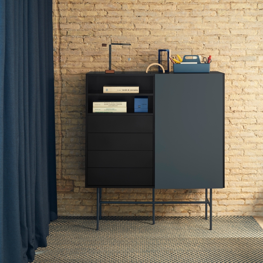 Antracitově šedá lakovaná komoda Teulat Nube 140 x 45 cm -fv-interier-25