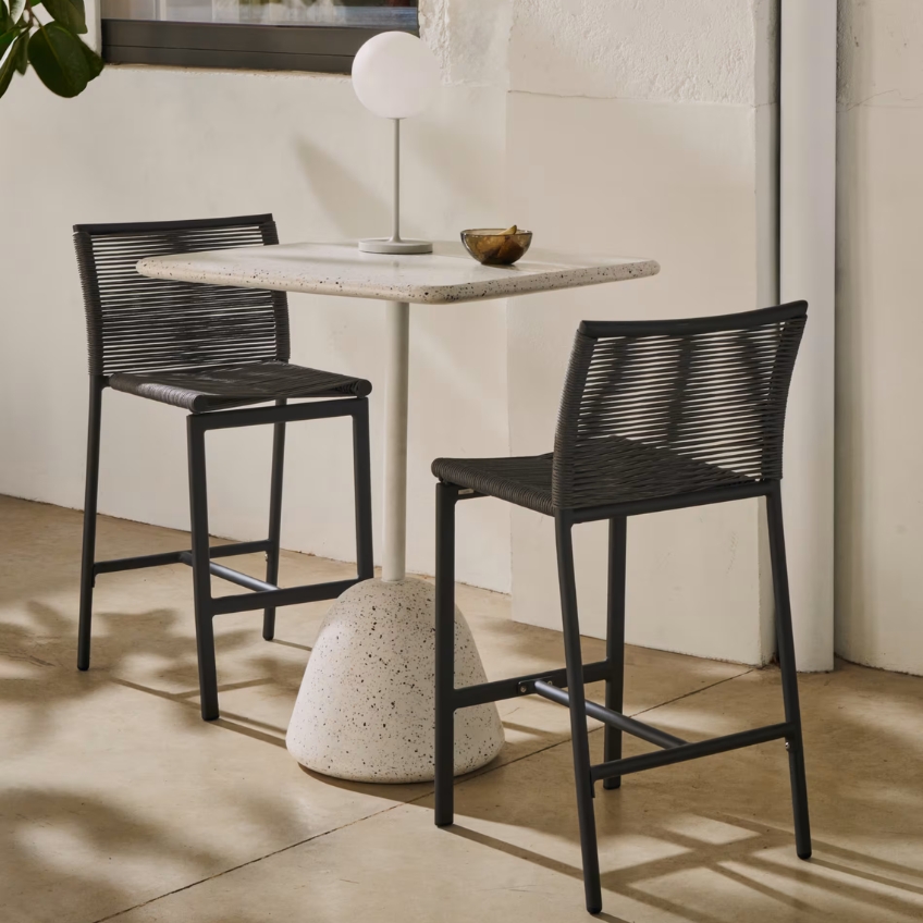 Šedá zahradní barová židle Kave Home Culip 65 cm
