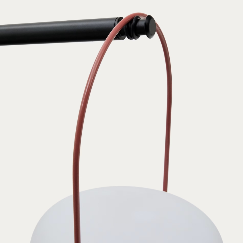 Černý kovový stojan na zahradní LED lampu Kave Home Nali