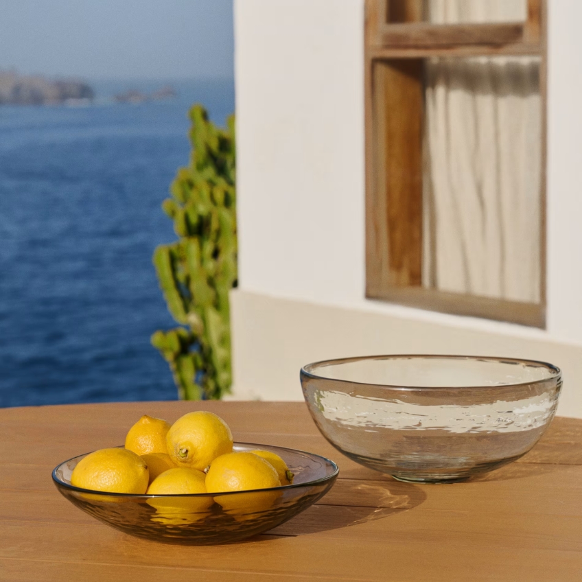 Skleněn&aacute; miska Kave Home Silitia 25 cm