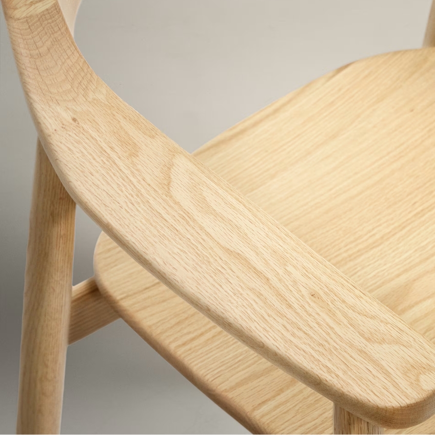 Dubová jídelní židle Kave Home Fondes