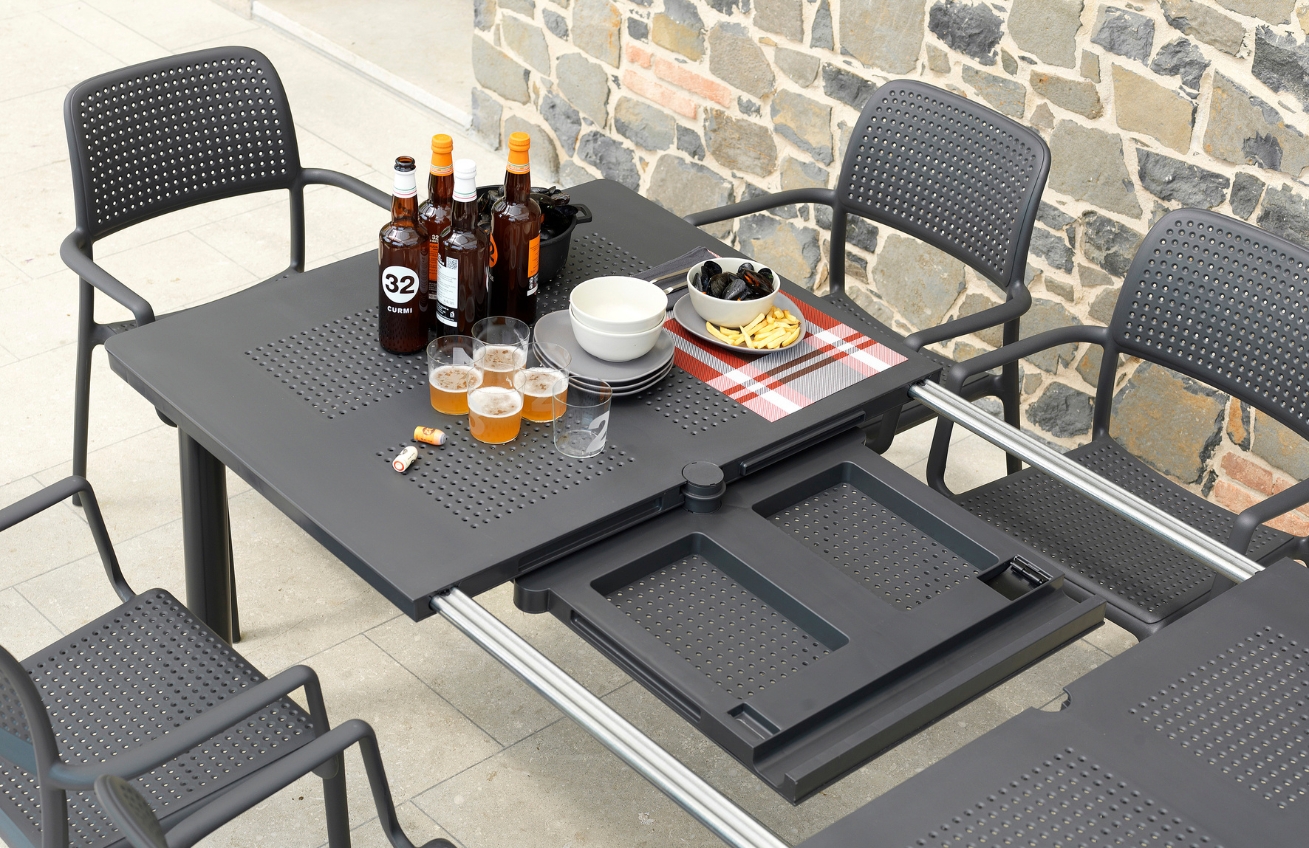 Šedohnědý plastový rozkládací zahradní stůl Libeccio 160/220 x 100 cm