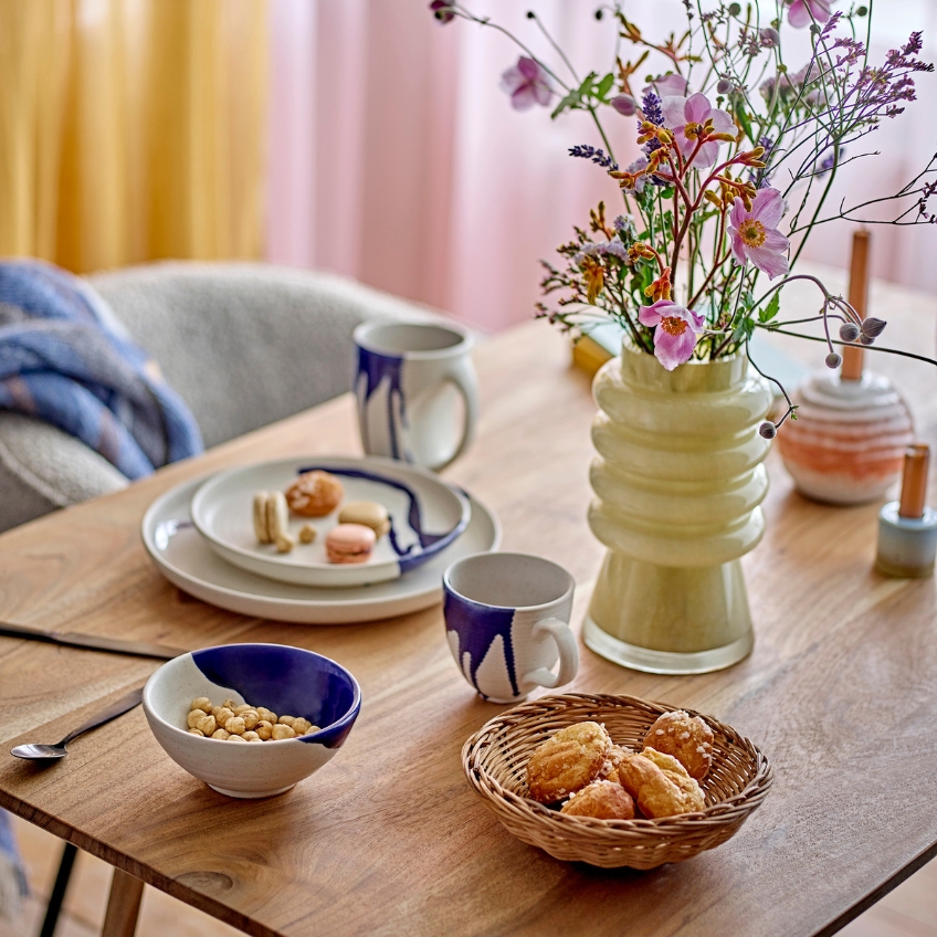Modro-bílý kameninový hrnek Bloomingville Okayama 310 ml