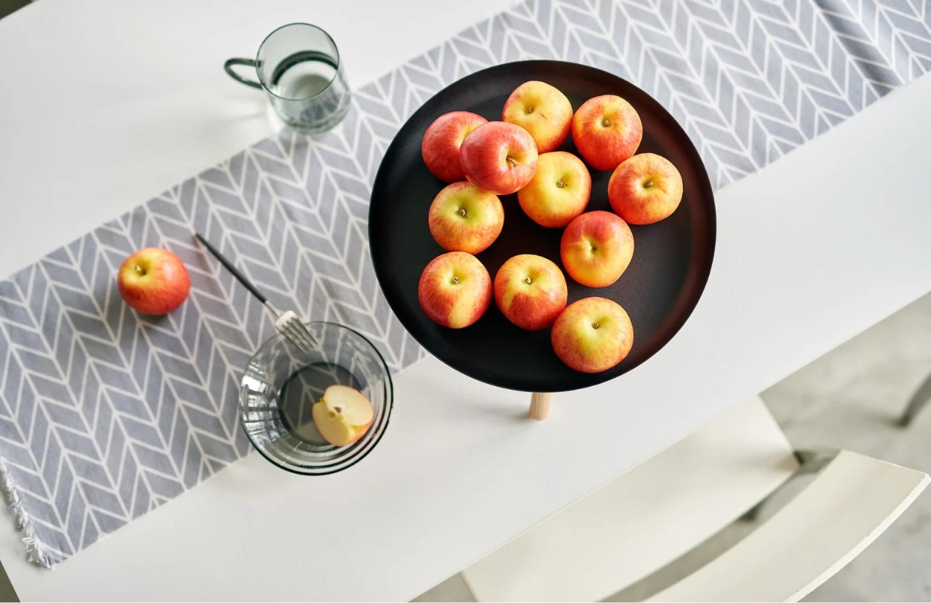 Černý kovový podnos Yamazaki Plain 32 cm