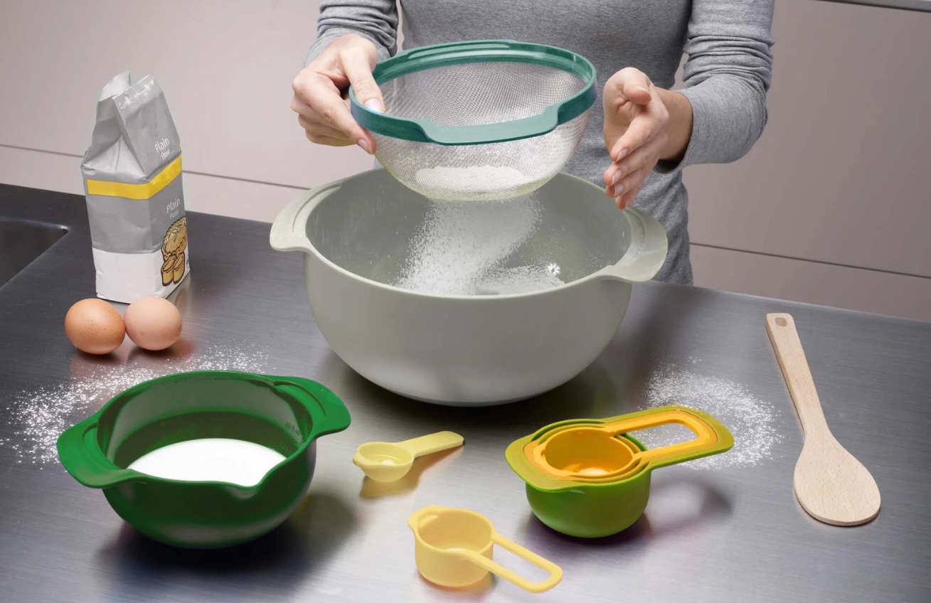 Sada zeleno-žlutých plastových misek s odměrkami Nest, 9 ks -fv-interier-25