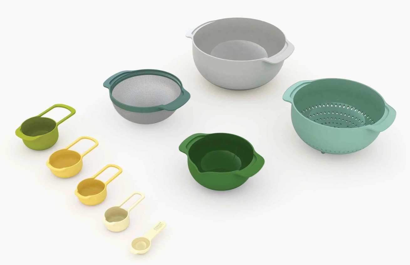 Sada zeleno-žlutých plastových misek s odměrkami Nest 9 Plus