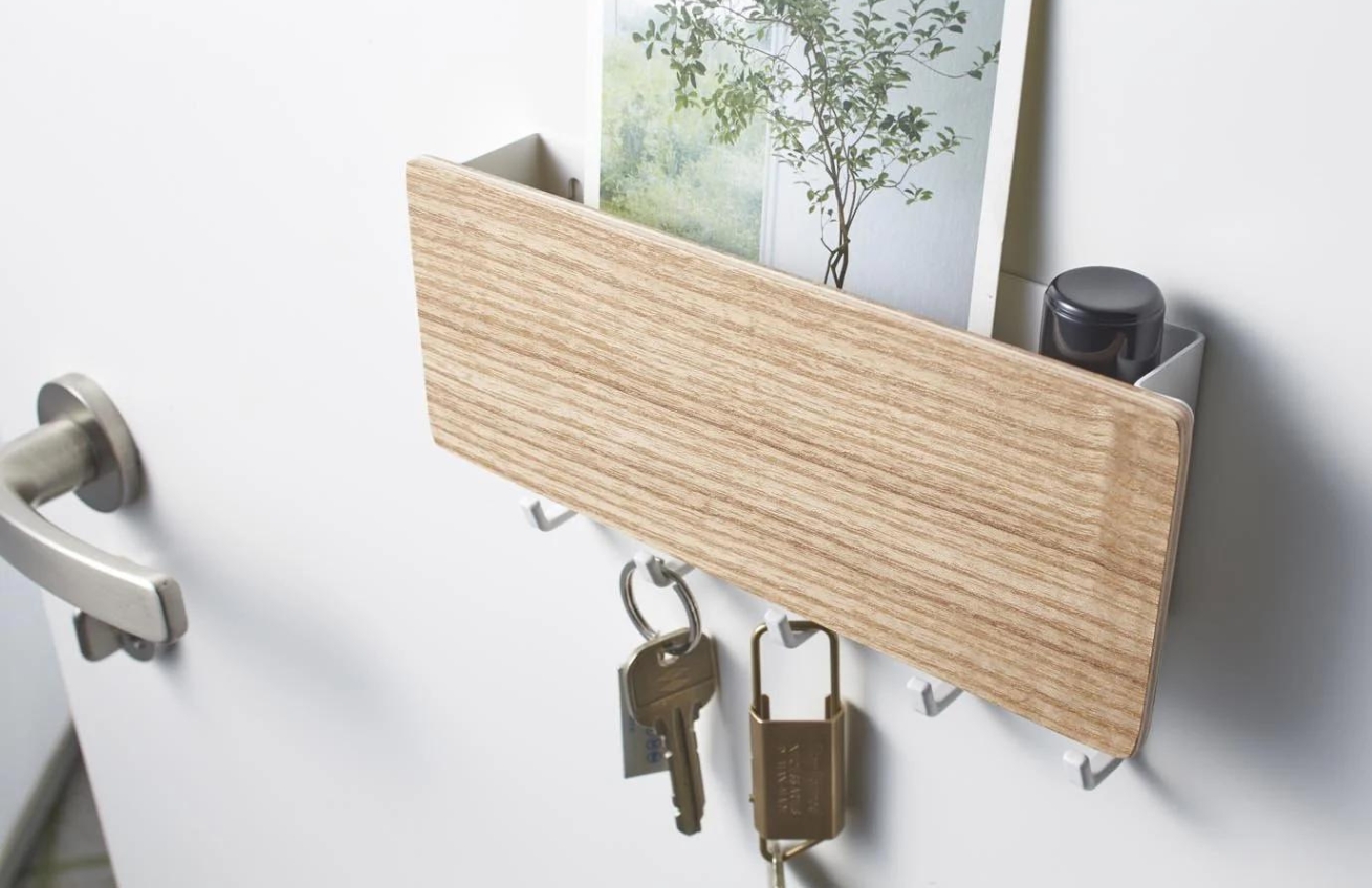 Dřevěný nástěnný věšák na klíče Yamazaki Rin 9,5 x 18 cm