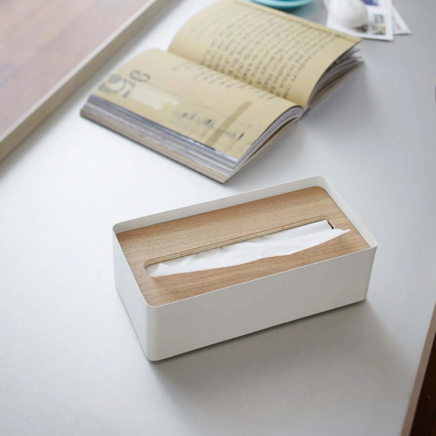 Bílý kovový box na ubrousky Yamazaki Rin 26 x 13 cm