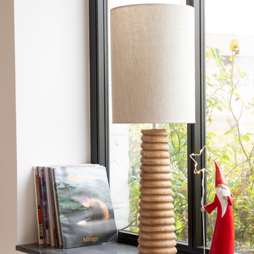 Černá dřevěná stolní lampa J-line Ailan 85 cm