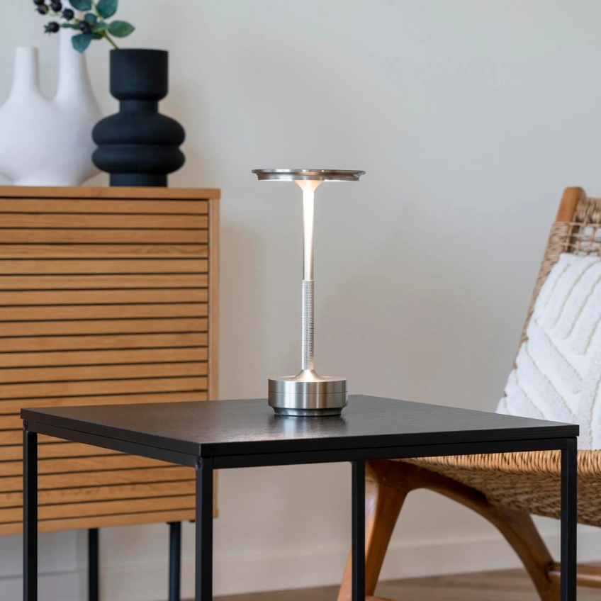 Nordic Living Stříbrná kovová nabíjecí stolní LED lampa Lumo