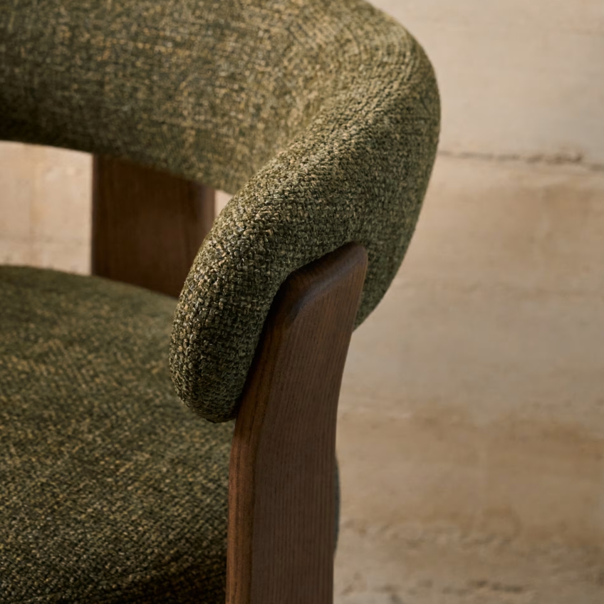 Zelená ořechová jídelní židle Kave Home Granite II.