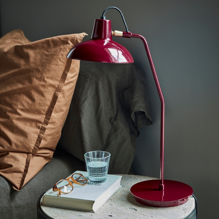 House Doctor Červená kovová stolní lampa Desk