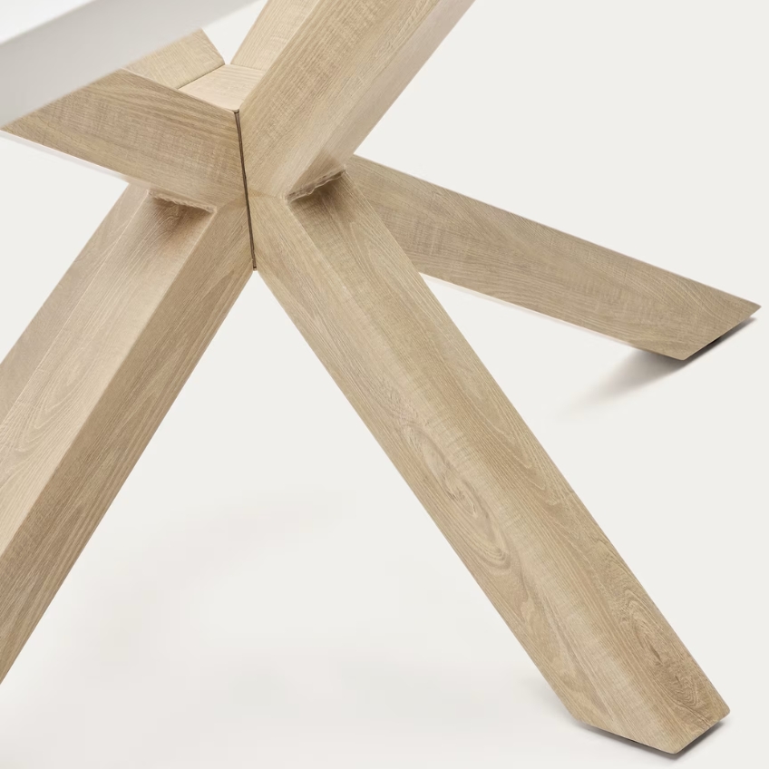 Bílý jídelní stůl Kave Home Argo 180 x 100 cm s přírodní kovovou podnoží