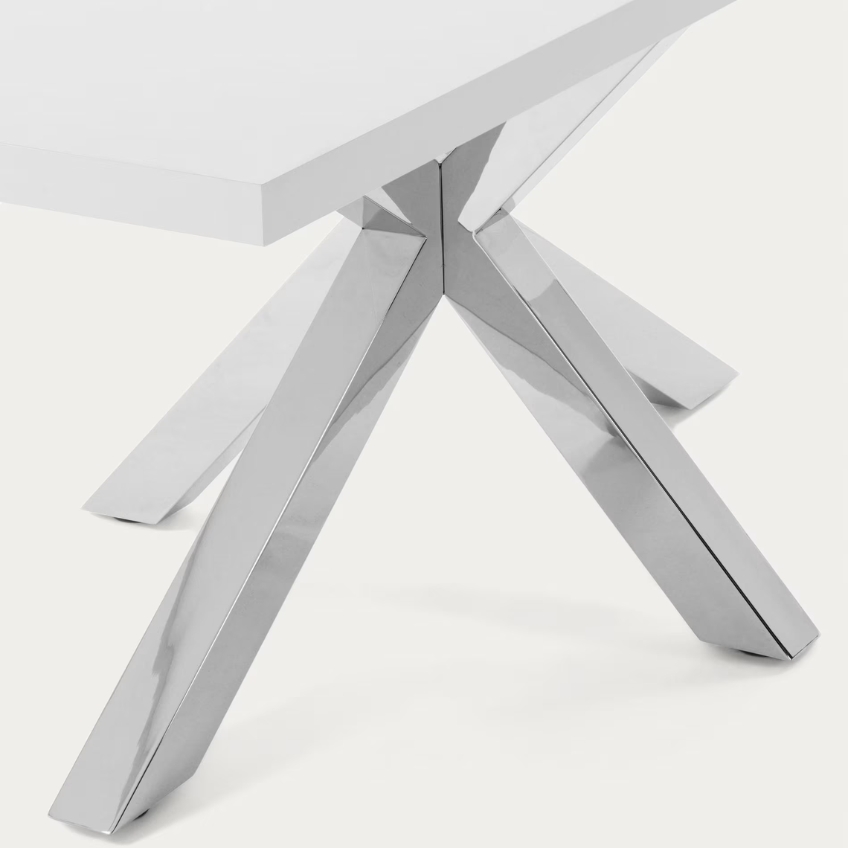 Bílý jídelní stůl Kave Home Argo 160 x 100 cm s nerezovou podnoží
