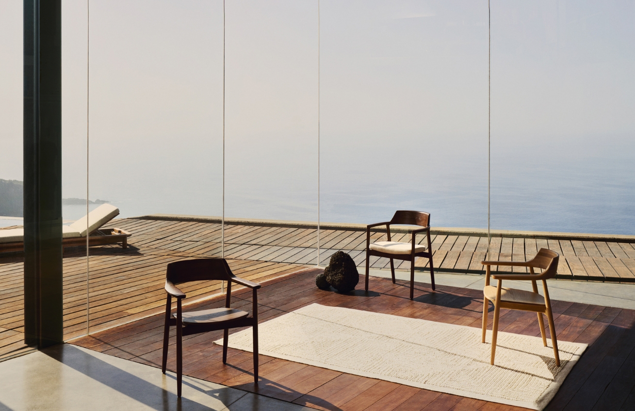 Tmavá dubová jídelní židle Kave Home Alocs