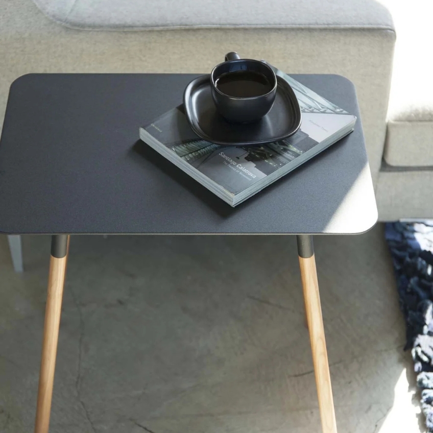 Černý kovový odkládací stolek Yamazaki Plain 45 x 30 cm -fv-interier-25