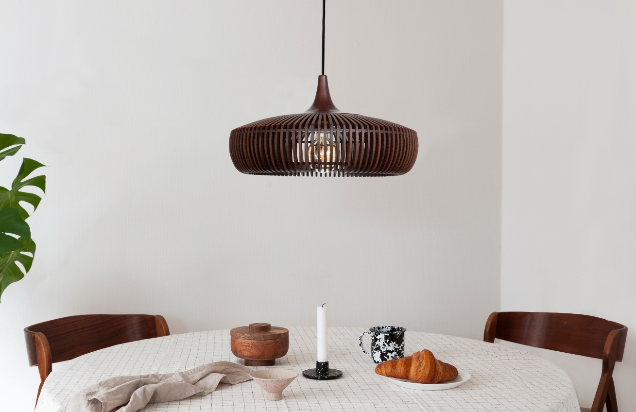 Umage Tmav&eacute; dubov&eacute; z&aacute;věsn&eacute; st&iacute;nidlo Clava Dine 43 cm