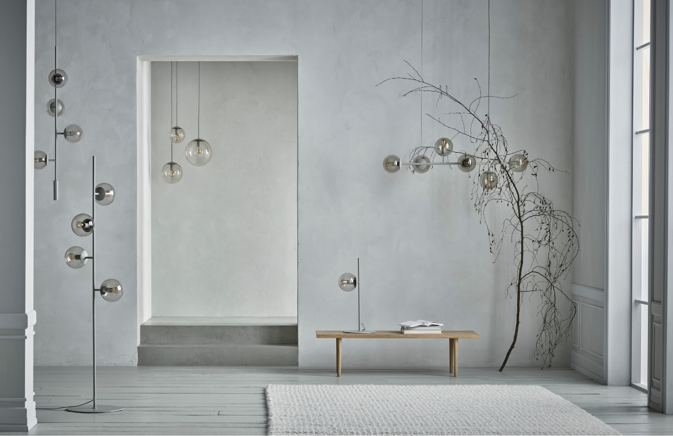 Šedé kovové závěsné světlo Orb 115 cm -fv-interier-25
