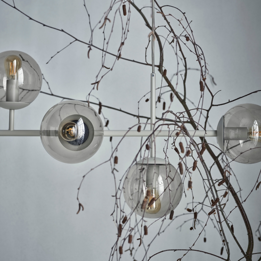 Šedé kovové závěsné světlo Orb 115 cm -fv-interier-25