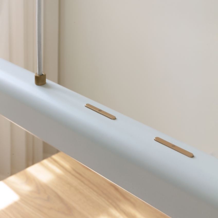 Bílo-zlaté kovové závěsné LED světlo Hazel Branch 150 cm