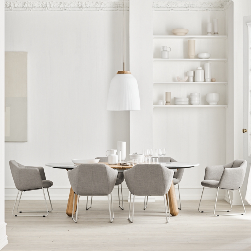 Opálově bílé skleněné závěsné světlo Campa 50 cm -fv-interier-25