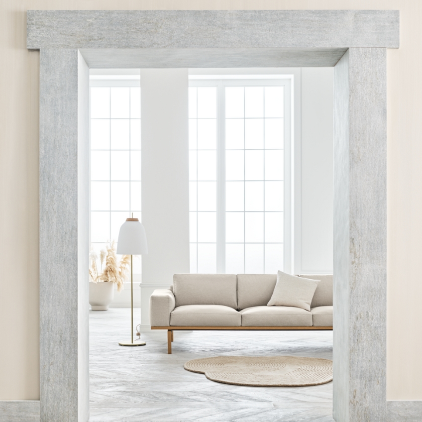 Bolia Opálově bílá skleněná stojací lampa Campa 146 cm