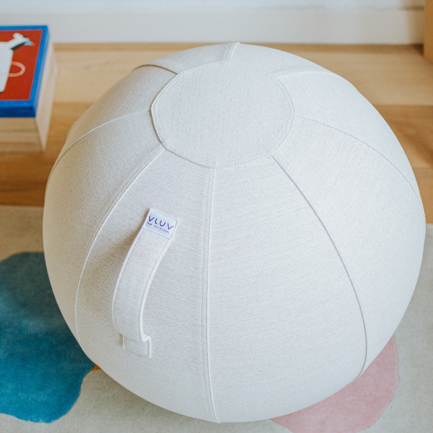 Bílý bouclé sedací / gymnastický míč VLUV DIVA Ø 65 cm