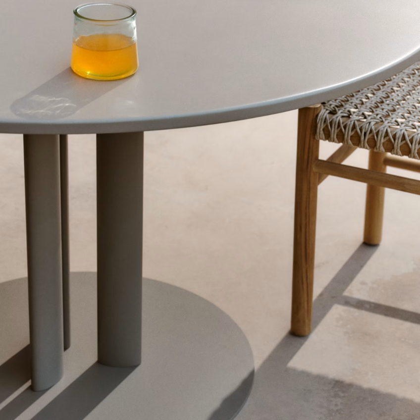 Béžovošedý zahradní jídelní stůl Kave Home Sedalis 120 cm -fv-interier-25