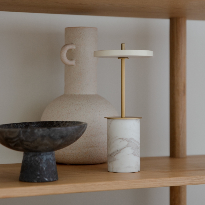 Umage Bílá mramorová stolní nabíjecí LED lampa Asteria Move 25,5 cm