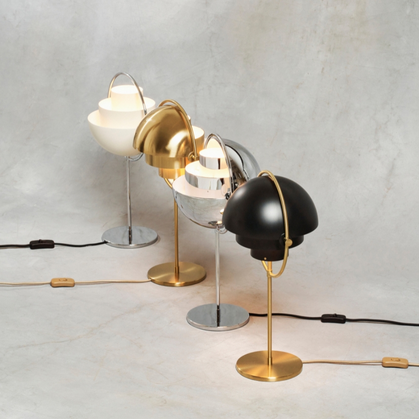 GUBI Kovová stolní lampa Multi-Lite