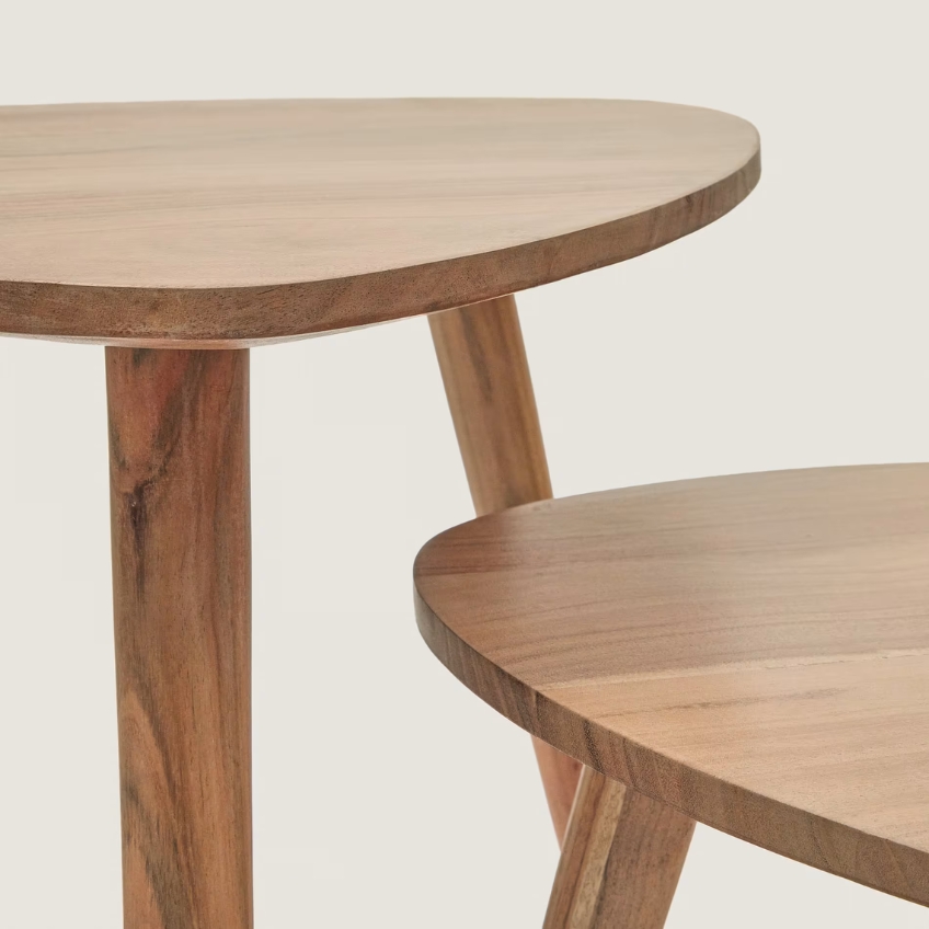 Kave Home Set dvou dřevěn&yacute;ch odkl&aacute;dac&iacute;ch stolků Duvani