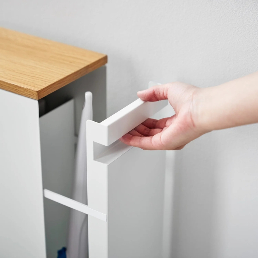 YAMAZAKI Bílý kovový výsuvný organizér na toaletu Tower 14 x 56 cm